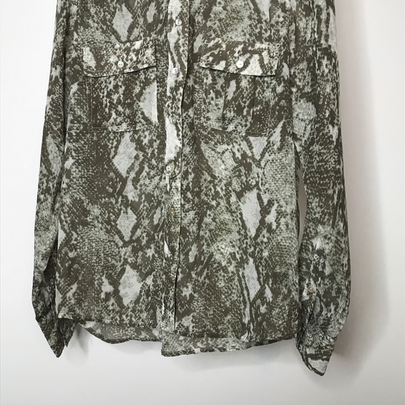 🐬Willi Smith Button Front High Low Top Size M - Picture 3 of 5